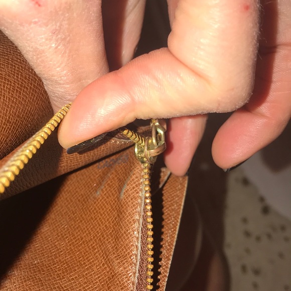 Certified AUTHENTIC LV Sarah Wallet - Picture 7 of 8